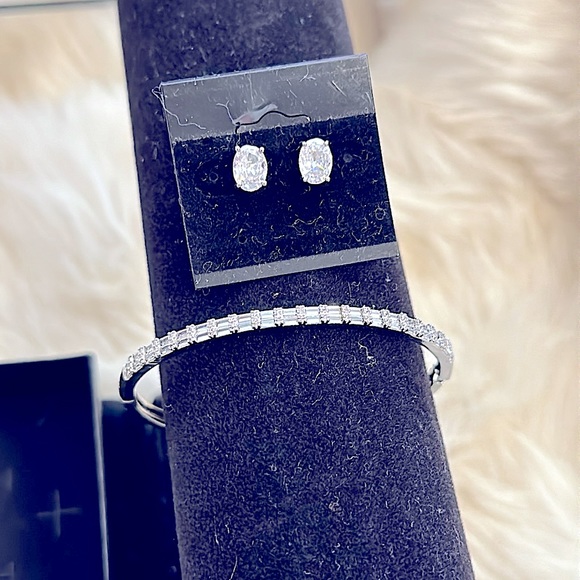 NEW 2pc Silver Gift Set:Oval Earrings+Diamond Baguettes Bangle Bracelet Jewelry - Picture 3 of 16